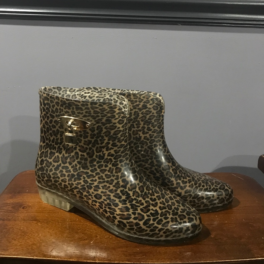 Leopard Print Rain Booties